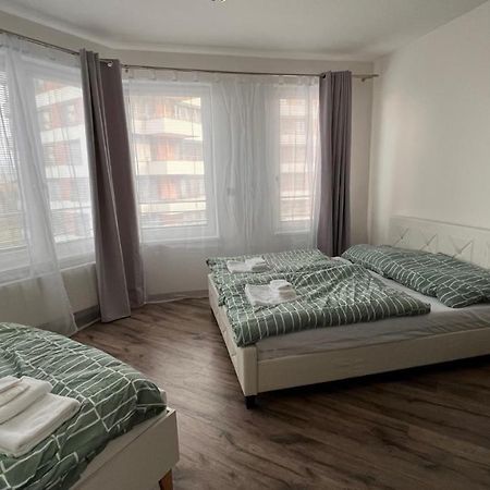 Air-Conditioned, 2 Room Apartment With Balcony, New Building Raca 브라티슬라바 외부 사진