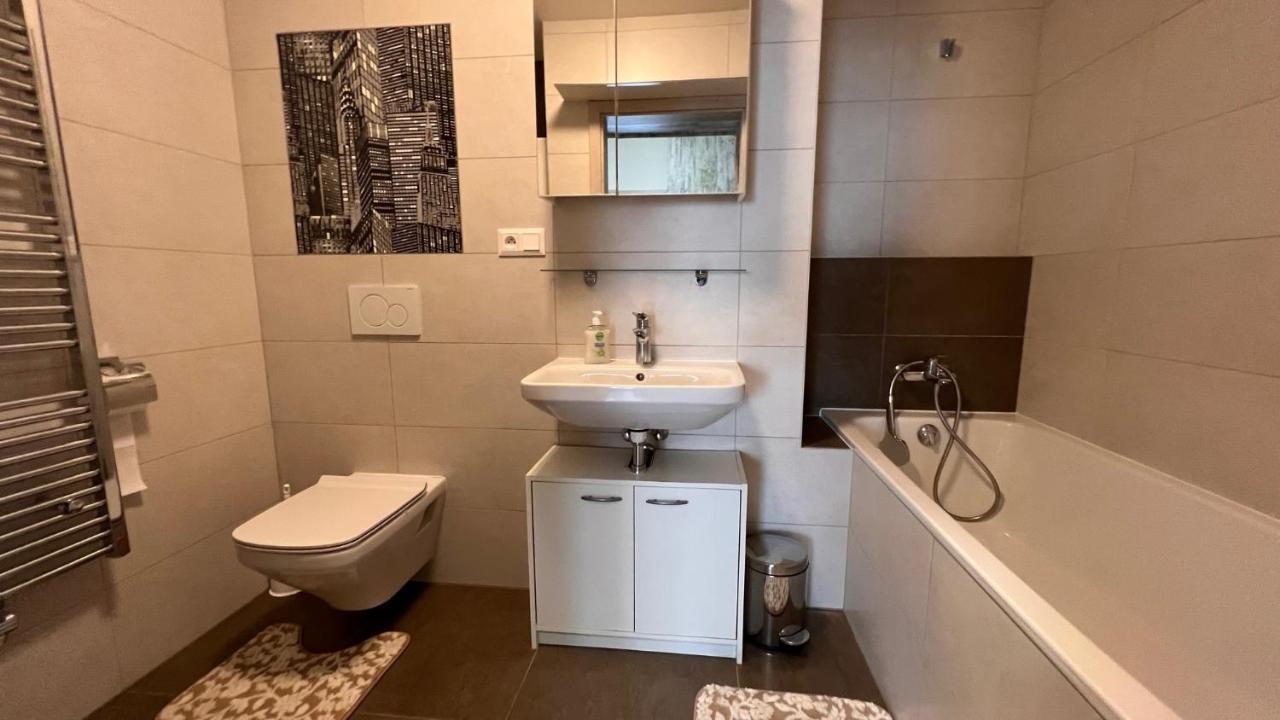 Air-Conditioned, 2 Room Apartment With Balcony, New Building Raca 브라티슬라바 외부 사진
